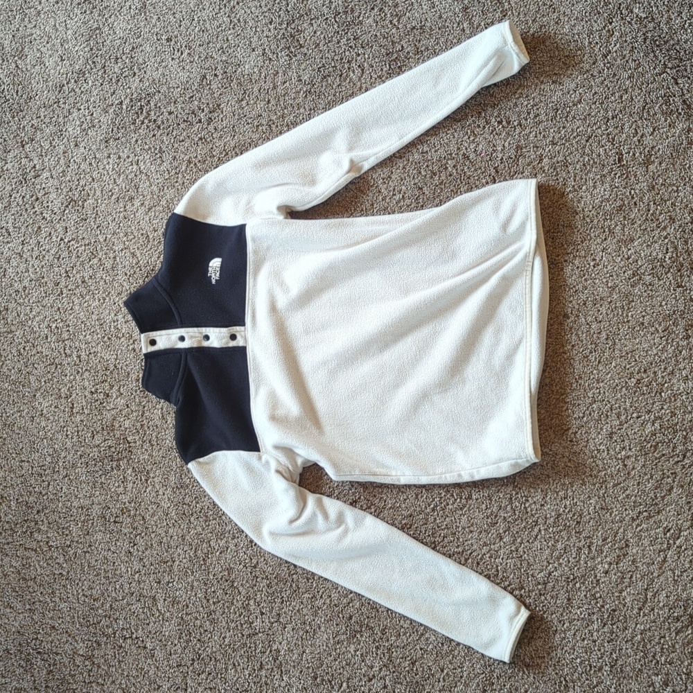 North Face white and black quarter button up women's s